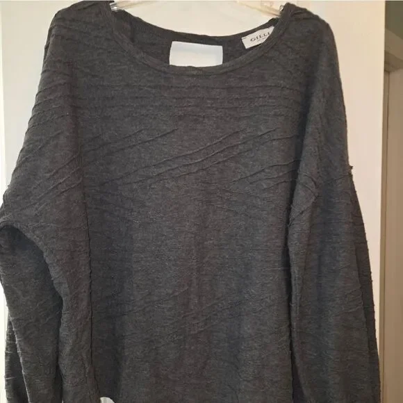 Gilli Textured Gray Sweater Blouse with Unique Back Cutout Design - Picture 6 of 9